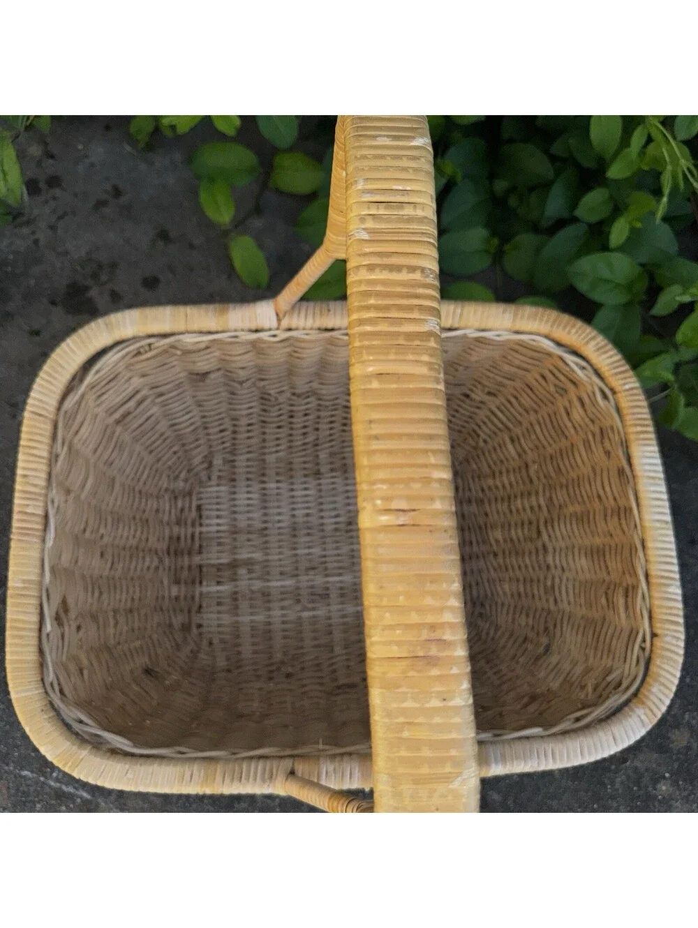 Vintage Wicker Market Basket Tote Handle Picnic Storage Farmhouse Decor 16” Tall